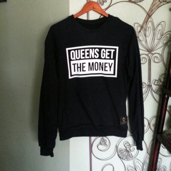 **SOLD***Crown the Queens crew neck in black