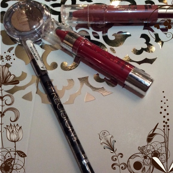 🎀Brand New Victoria's Secret Cosmetic bundles🎀