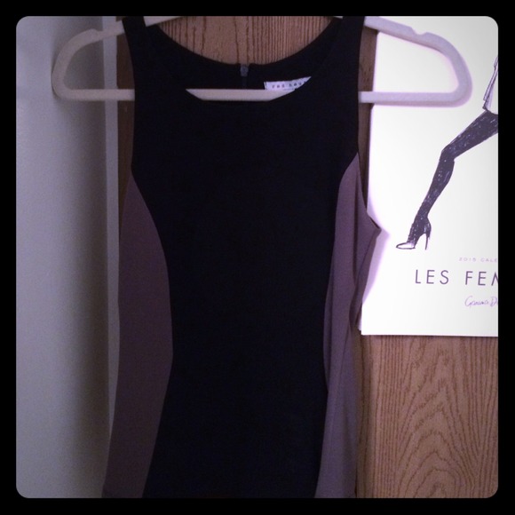 Fitted top. From south moon under. Black & taupe