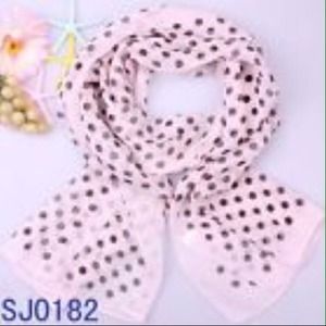 Cute pink polka dot scarf 🎀