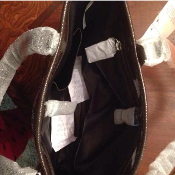 👜👜Small Authentic Coach Purse👜👜💯 - Picture 2 of 4