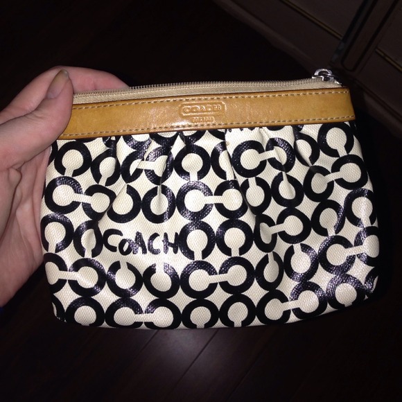 Great condition Coach wristlet!!