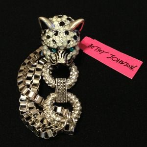 🎉SOLD🎉 Betsey Johnson Snow Leopard Bracelet