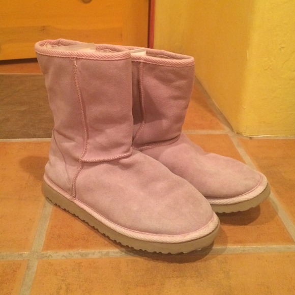 Pink uggs knock offs