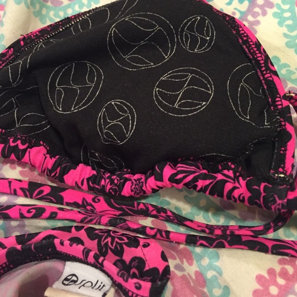 black and pink Split Bikini - Picture 2 of 3