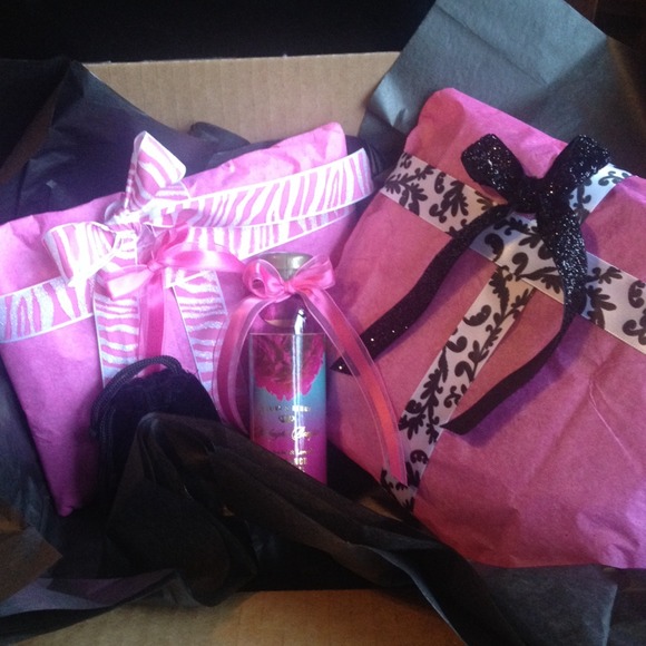 💕Sold Items Being Packed Up!💕