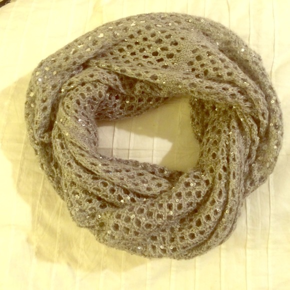 ••• H&M infinity scarf