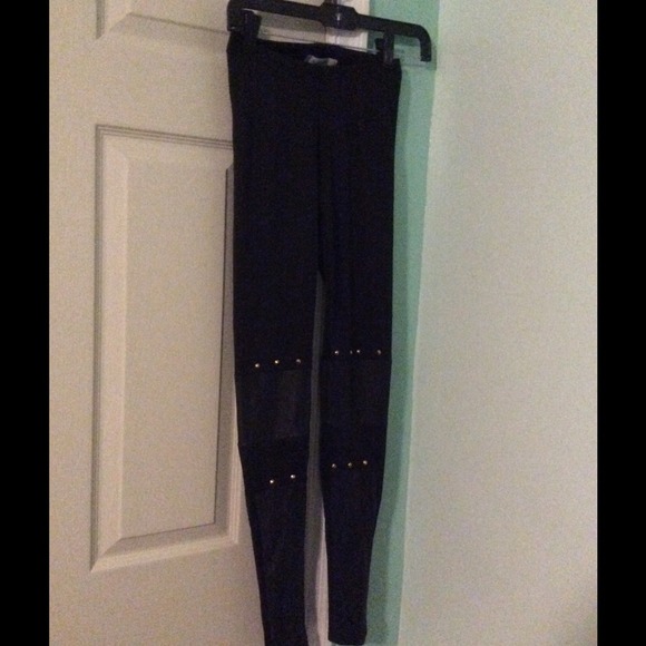 Black leggings