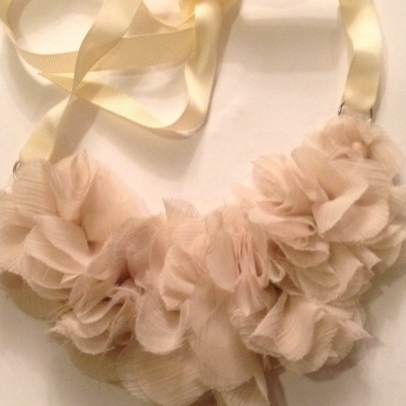 Flowy Floral Soft Ribbon Statement Neck (natural) - Picture 2 of 4