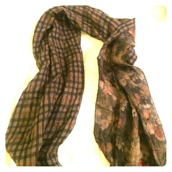 ••• Double sided scarf