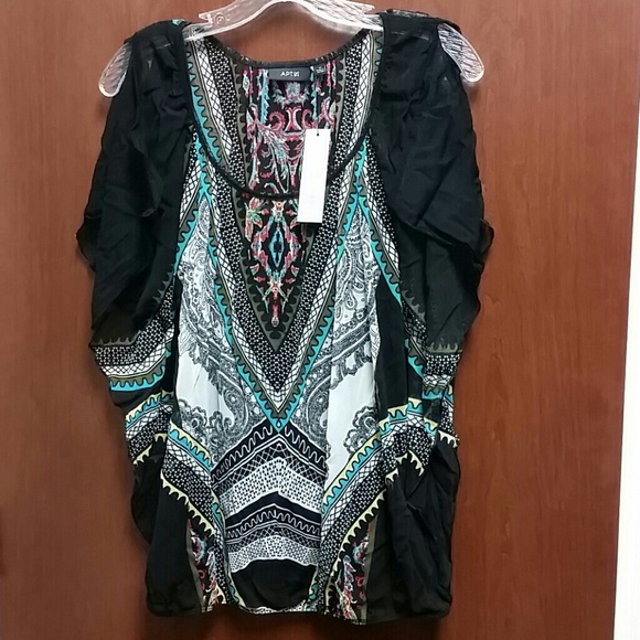 Sold in bundle.Flutter sleeve mesh shirt with tank