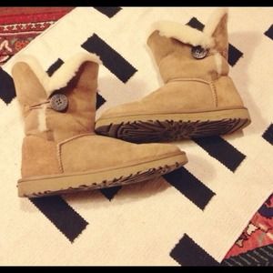 Authentic Ugg Boots (BLACK)