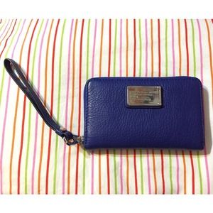 Marc by marc jacobs wristlet