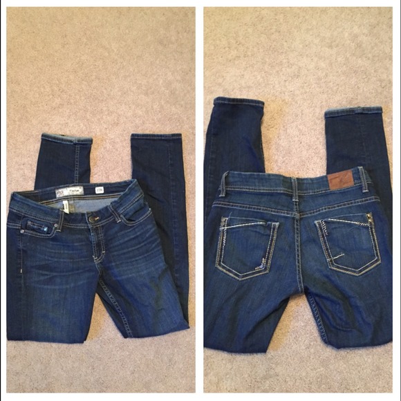 BKE Skinny Jeans. Size 27.