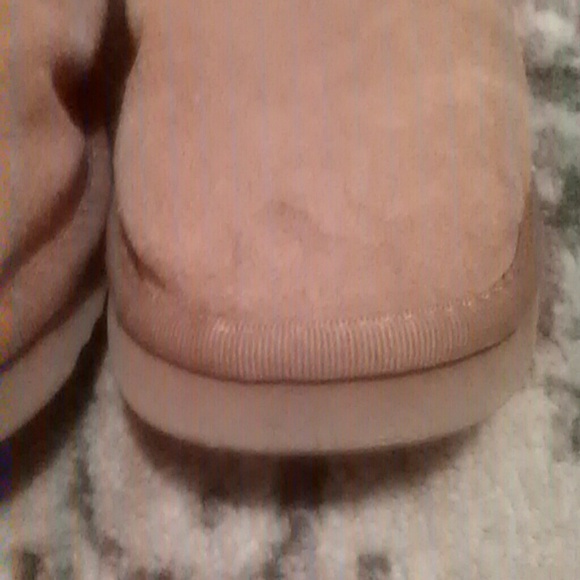 Chestnut uggs - Picture 3 of 4