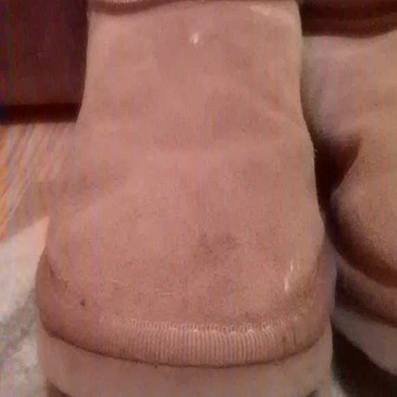 Chestnut uggs - Picture 4 of 4