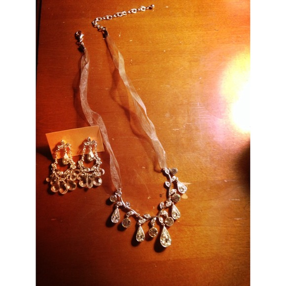 Crystal drop necklace and earrings