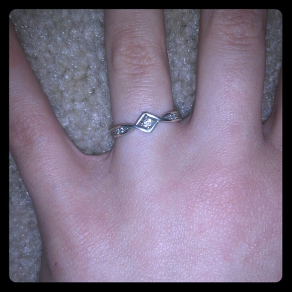 Serenity promise ring - Picture 1 of 3