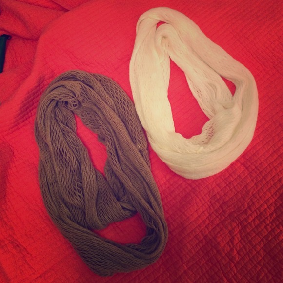 Infinity Scarf (white) BUNDLED