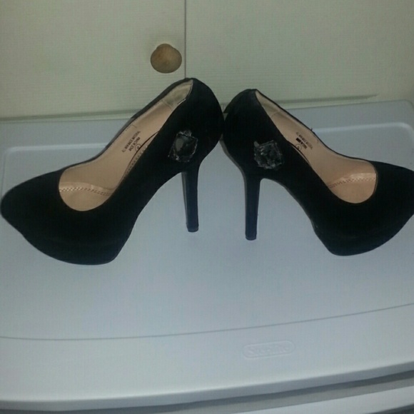 New black heels