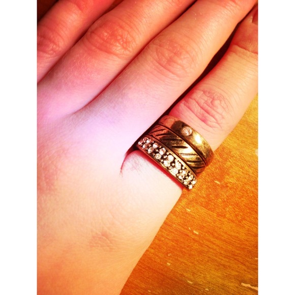 Earring and stack ring bundle - Picture 3 of 3