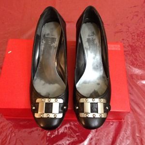 Black wedged work shoes