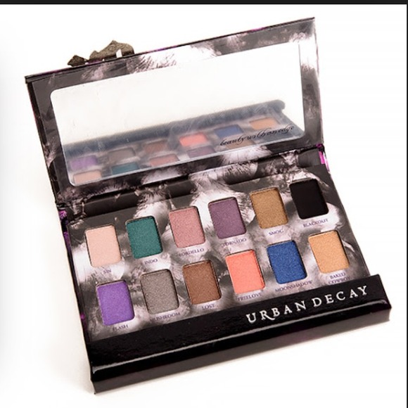 💃SOLD💃Urban decay eyeshadow palette