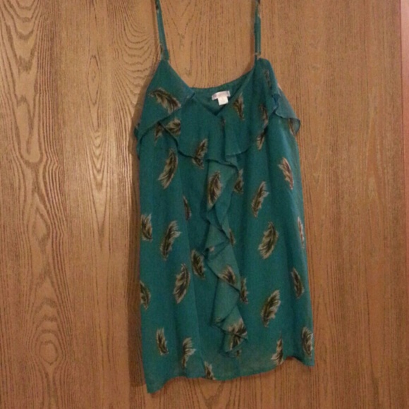 Emerald tank top with feather design
