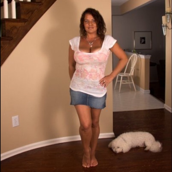 MEET YOUR SELLER!! - Picture 3 of 4