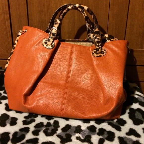 Orange/cheetah print purse