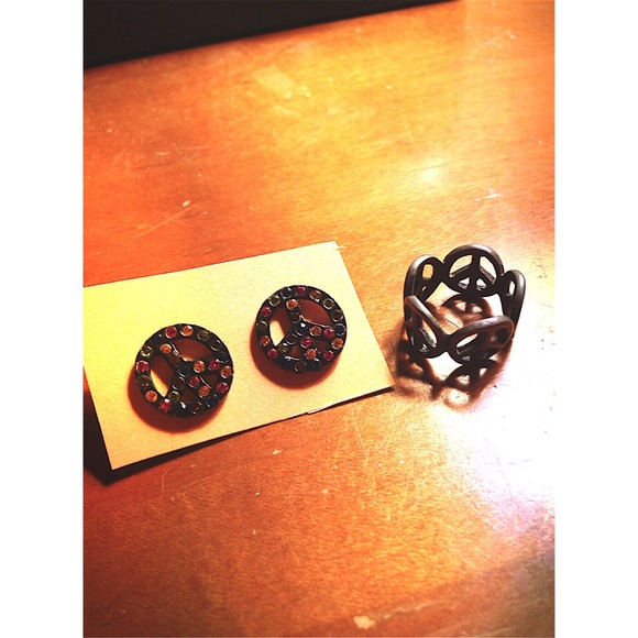 Peace sign earrings and ring bundle