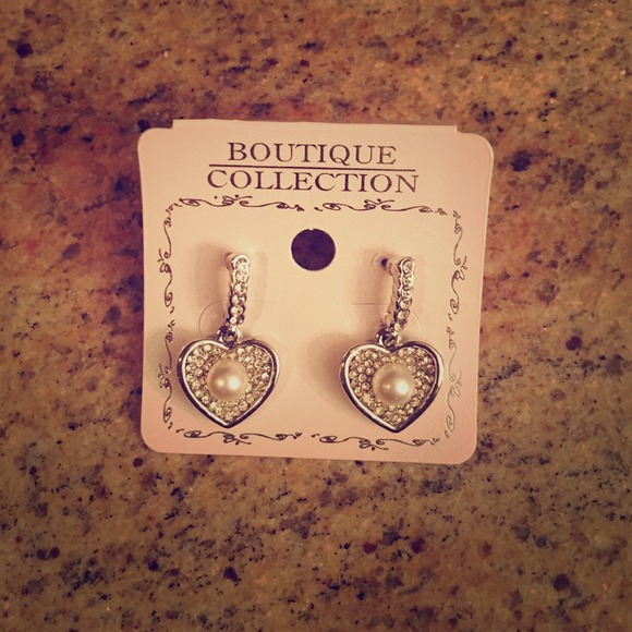 Pearl Heart Earrings