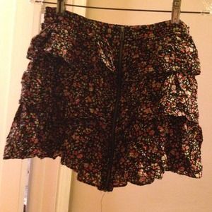 Flowery zip up skirt