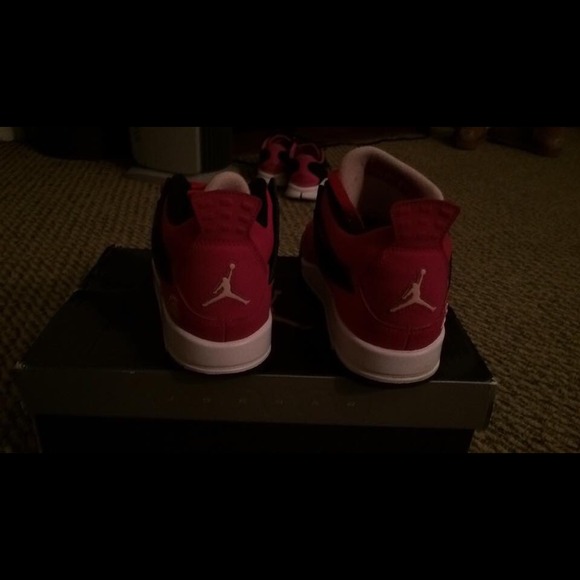 Cherry 4s - Picture 2 of 3