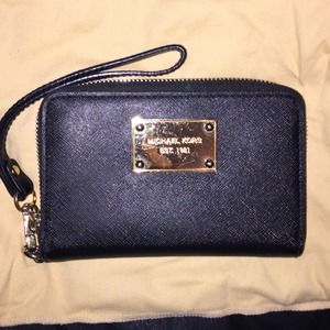 Michael Kors Iphone 5 ON HOLD