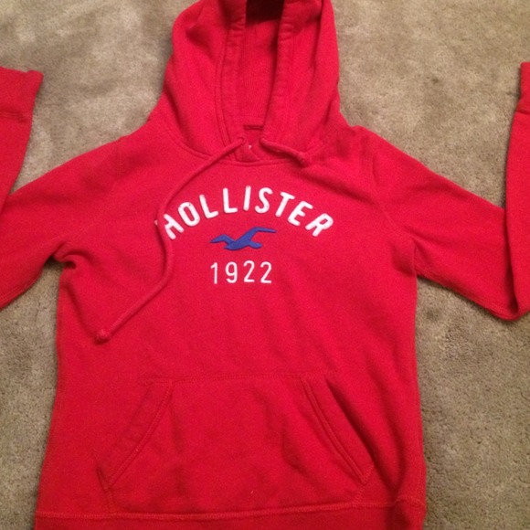 📦sold📦 Red Hollister Hoodie - Picture 1 of 2