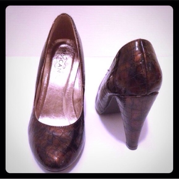 NWT Alligator Print Embossed Copper Brown Heels - Picture 2 of 5