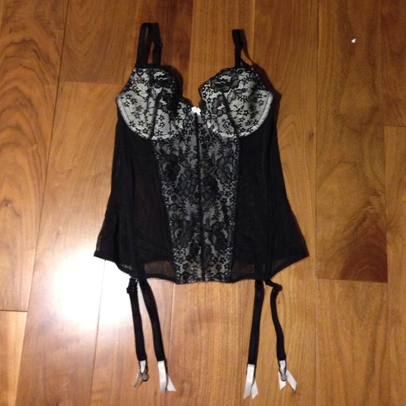 34 B never worn NWOT lingerie