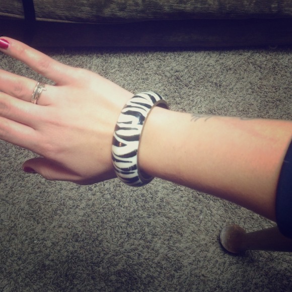 Vintage zebra patterned bracelet