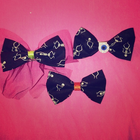 Hair bows