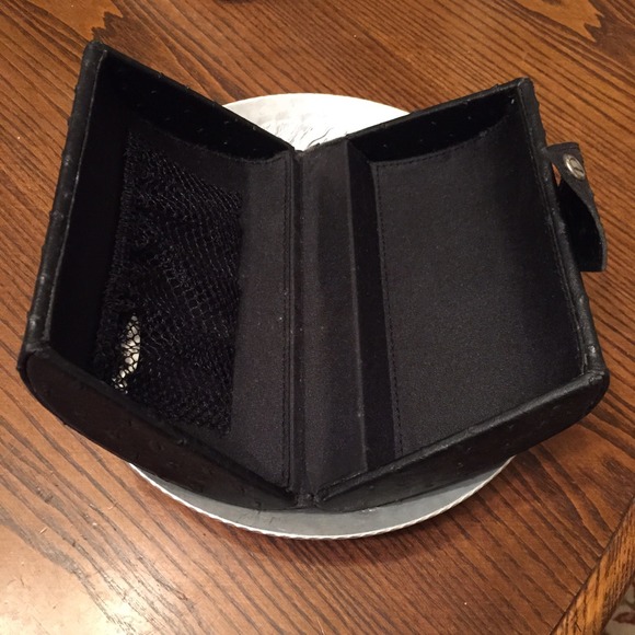 Black Faux Ostrich Hard Case Clutch - Picture 5 of 5