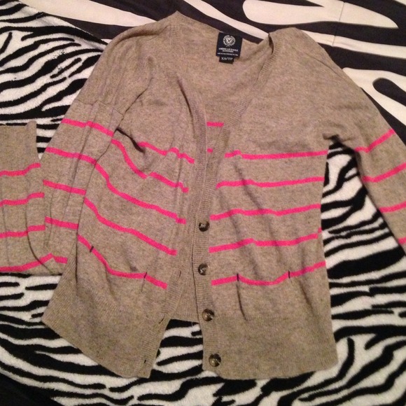 American eagle sweater cardigan. - Picture 1 of 4