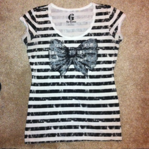 Cute G by guess shirt