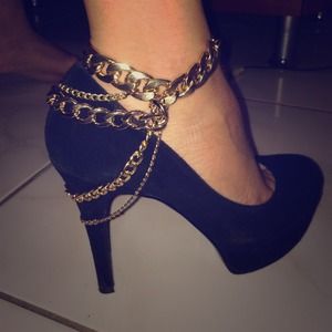 Gold Ankle eye candy bracelet😍😍😍