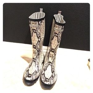 Henri Bendel Rain Boots