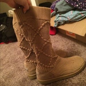 Ugg sweater boots