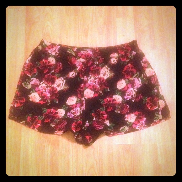 Floral print shorts