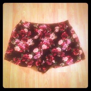 Floral print shorts