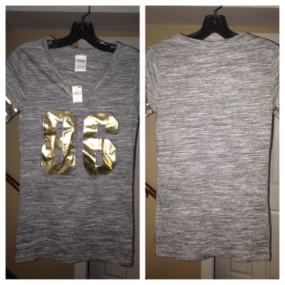 NWT VS TEE SHIRT SIZE MEDIUM