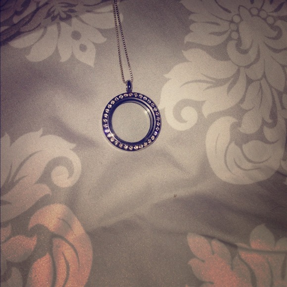 Origami owl rhinestoned necklace! Can buy charms!